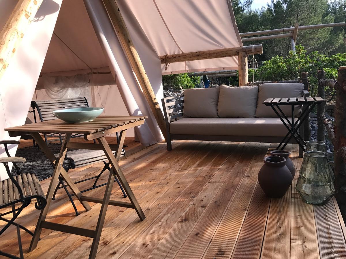 Plage Cachée - Glamping Vrboska Exterior foto