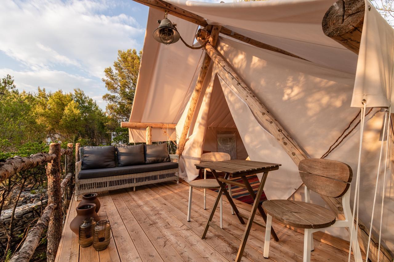 Plage Cachée - Glamping Vrboska Exterior foto