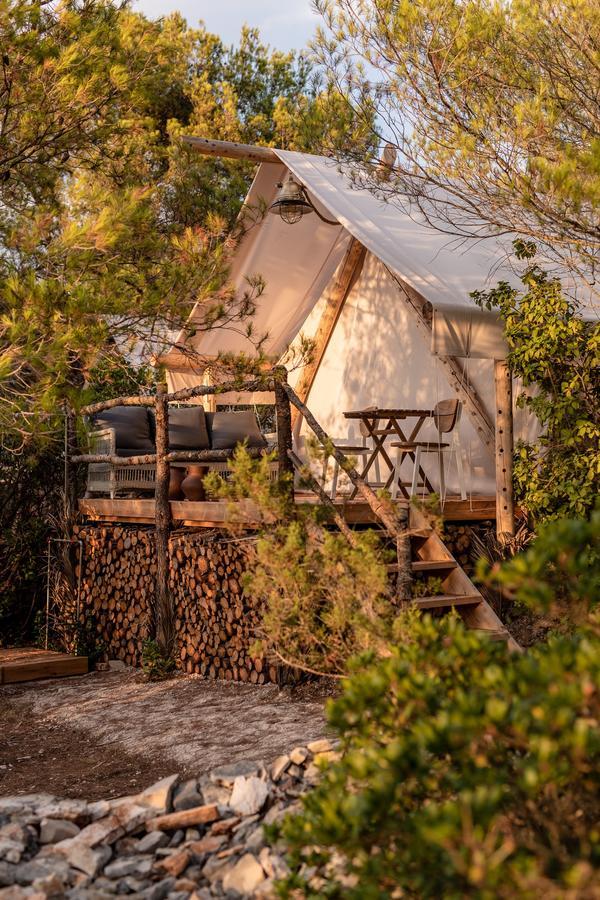 Plage Cachée - Glamping Vrboska Exterior foto