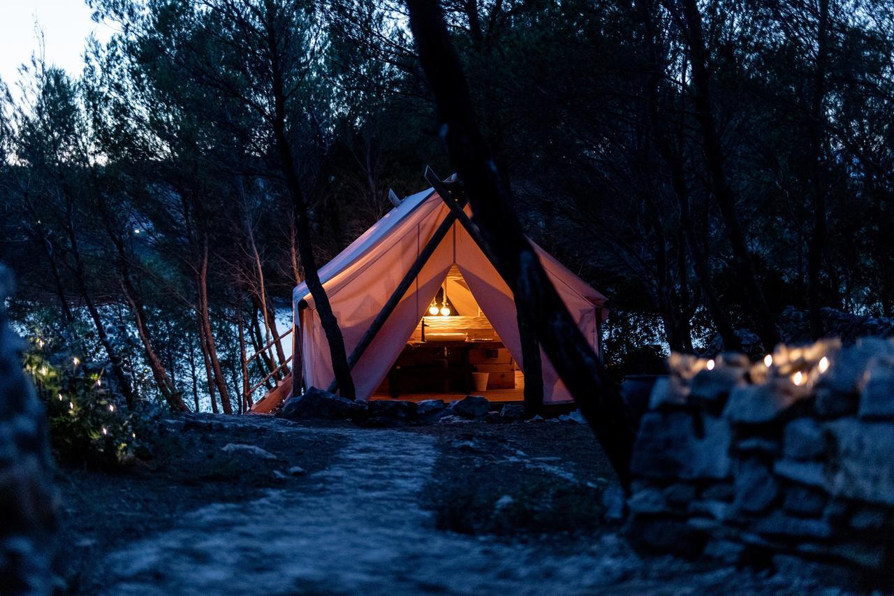 Plage Cachée - Glamping Vrboska Exterior foto