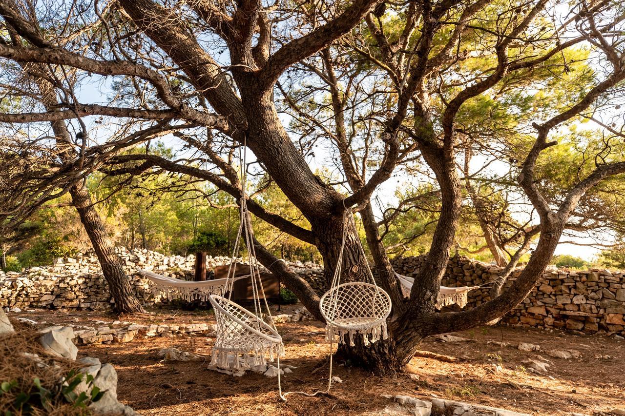 Plage Cachée - Glamping Vrboska Exterior foto