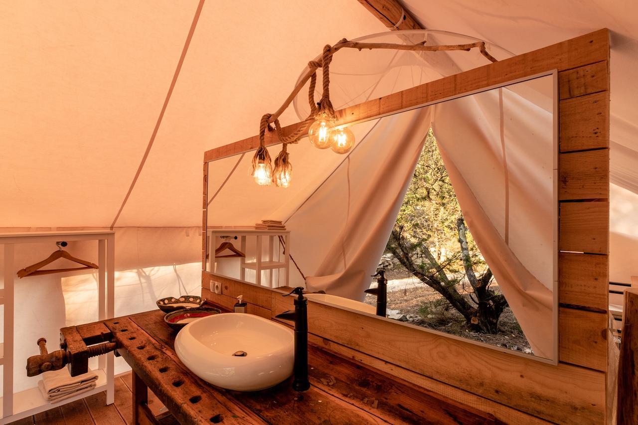 Plage Cachée - Glamping Vrboska Exterior foto