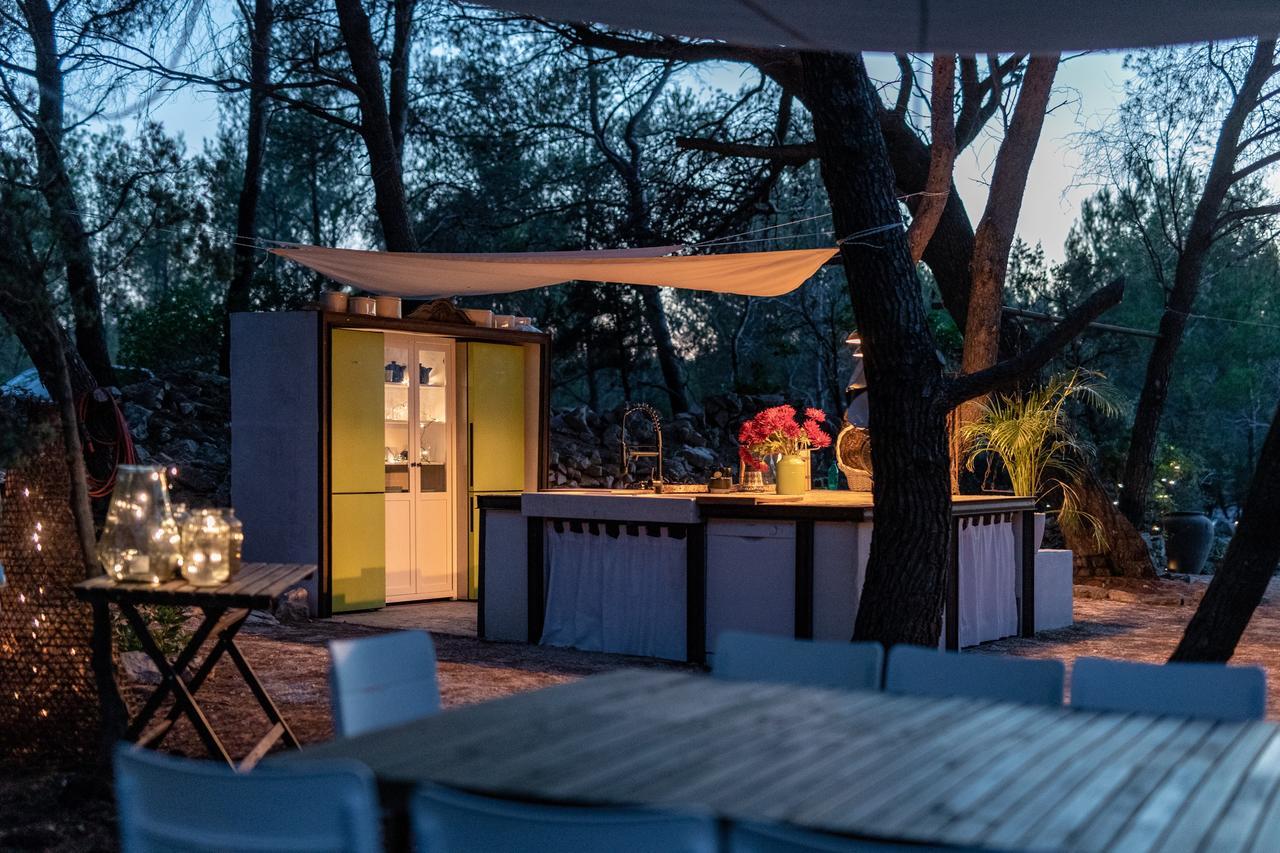 Plage Cachée - Glamping Vrboska Exterior foto